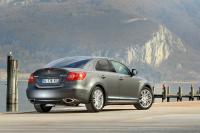 Exterieur_Suzuki-Kizashi-2013_7