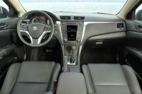 Interieur_Suzuki-Kizashi-2013_16