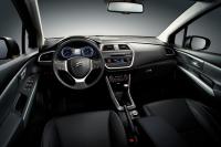 Interieur_Suzuki-SX4-2013_15