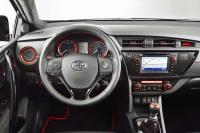 Interieur_Toyota-Auris-Touring-Sports-Black_5