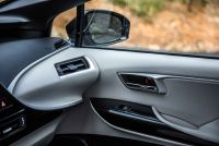 Interieur_Toyota-Mirai_17
                                                        width=