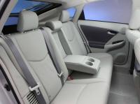 Interieur_Toyota-Prius-2010_33