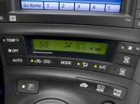 Interieur_Toyota-Prius-2010_38