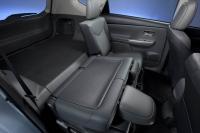 Interieur_Toyota-Prius-V_25
                                                        width=