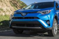 Exterieur_Toyota-RAV4-Hybride-4x4-2015_11