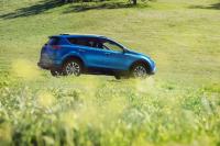 Exterieur_Toyota-RAV4-Hybride-4x4-2015_17