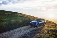 Exterieur_Toyota-RAV4-Hybride-4x4-2015_14