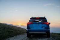 Exterieur_Toyota-RAV4-Hybride-4x4-2015_1