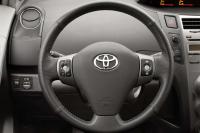 Interieur_Toyota-Yaris-2010_13