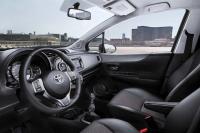 Interieur_Toyota-Yaris-2012_35