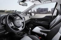 Interieur_Toyota-Yaris-2012_27