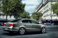 Exterieur_Volkswagen-Passat-2011_13