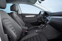 Interieur_Volkswagen-Passat-2011_16