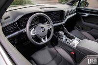 Interieur_Volkswagen-Touareg-Offroad_17
                                                        width=