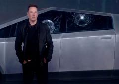 Image de l'actualité:Elon Musk se ridiculise avec son TESLA Cybertruck blindé… ou presque !