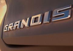 Image principalede l'actu: Mitsubishi Grandis : Le SYMBIOZ en recyclage Nippon !