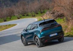 Exterieur_alfa-romeo-junior-ibrida-q4-micro-hybride-et-micro-4x4_4