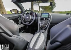 Interieur_aston-martin-dbs-superleggera-volante-essai_10