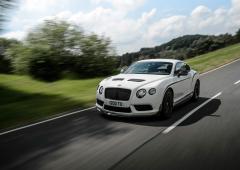 Une bentley continental gt3 r avec deux roues motrices en preparation 