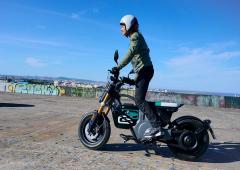 Exterieur_bmw-ce-02-les-photos-du-scooter-electrique_2