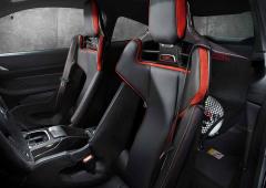 Interieur_bmw-m4-csl-2022-un-melange-de-gt3-et-de-m4_5