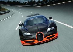 Une bugatti veyron super sport a pres de 400 km h sur la route 