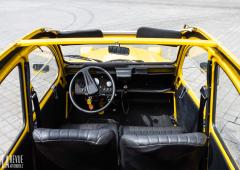 Interieur_citroen-2cv-r-fit-essai-de-la-2cv-retrofit_0
                                                        width=