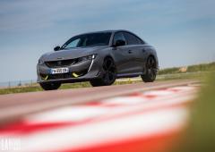 Exterieur_peugeot-508-pse-renault-megane-rs_16