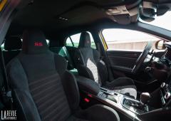 Interieur_peugeot-508-pse-renault-megane-rs_3
                                                        width=