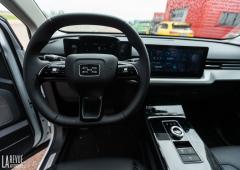 Interieur_comparo-ford-puma-st-et-aiways-u5_1