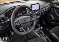 Interieur_comparo-ford-puma-st-et-aiways-u5_2