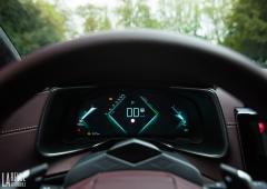 Interieur_ds-9-e-tense-225-essai_11