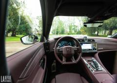 Interieur_ds-9-e-tense-225-essai_2
                                                        width=