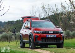 Exterieur_dacia-bigster-pack-sleep-photos-exclusives-du-suv-transforme-en-van-est-ce-vraiment-credible_4
