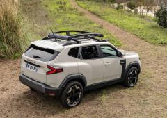 Exterieur_dacia-duster-3-les-photos-et-les-infos-des-nouvelles-galeries-de-toit_7
                                                        width=