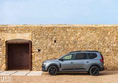 Exterieur_dacia-jogger-hybride-essai_10
                                                        width=