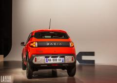 Exterieur_nouvelle-dacia-spring-annee-2024-les-photos-en-studio-et-les-infos_1
                                                        width=