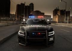 Dodge charger pursuit 2015 la police us bien montee 