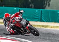 Ducati monster 1200 r roadster ou superbikenbsp 