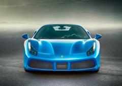 Ferrari 488 spider deja en top less 