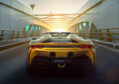 Exterieur_ferrari-sf90-spider-supercar-hybride-et-decapotable_4