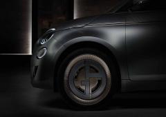 Exterieur_fiat-500-electrique-par-giorgio-armani_3
                                                        width=