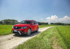 Fiat freemont cross un suv pour les loisirs 