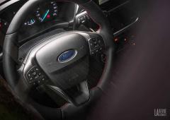 Interieur_ford-fiesta-125-ecoboost-125-mhev-essai_0
                                                        width=