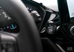 Interieur_ford-fiesta-125-ecoboost-125-mhev-essai_3