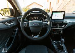 Interieur_ford-focus-active_4