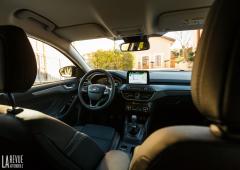 Interieur_ford-focus-active_6