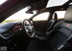 Interieur_ford-focus-st-wagon-essai_4
                                                        width=