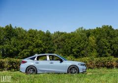 Exterieur_honda-civic-2026-la-compacte-hybride-sous-tous-les-angles_11