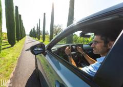 Exterieur_honda-civic-2026-la-compacte-hybride-sous-tous-les-angles_16